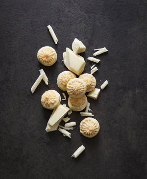 Vanilla Macaroons Dipped in White Chocolate